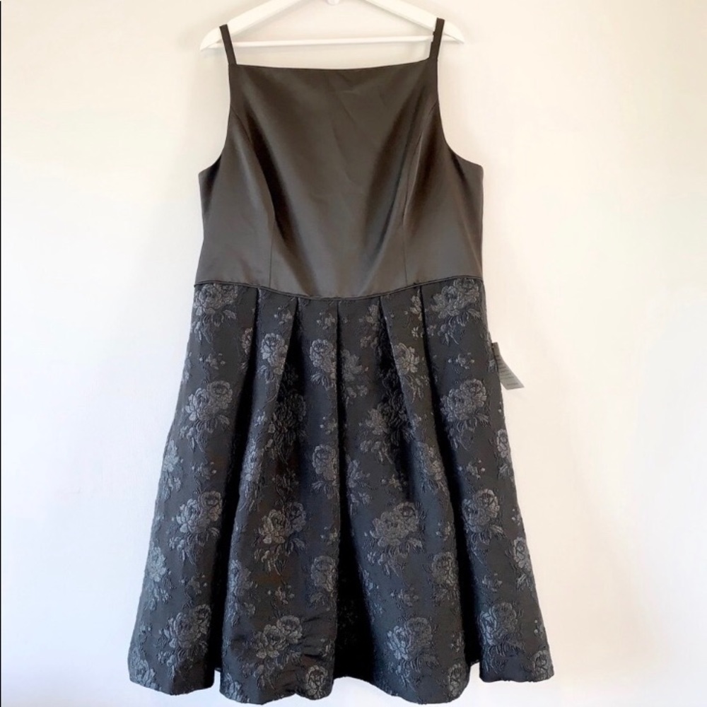 Gal Meets Glam Kimberly Dress in Black Jacquard